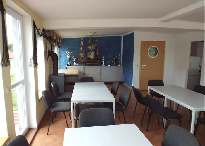 Veranstaltungsraum Des Schweriner Marineclub Smc Homestay
